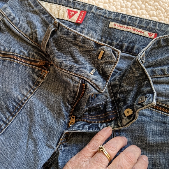 Guess Jeans - Picture 3 of 11